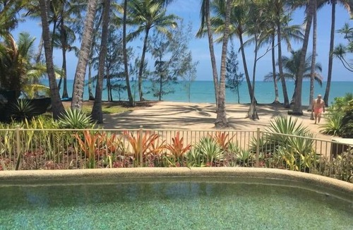Oak Beach House | Right On the Beach