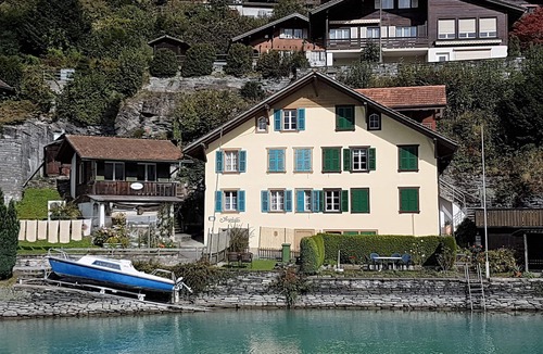 Goldswil Cabin | River front studio apartment. Private balcony with fantastic views. Romantic!
