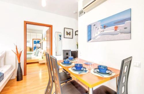 Vizafogo Apartment | River View - Sunny - Comfy