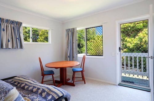 Tewantin House | Riverfront - Pet Friendly - Tewantin