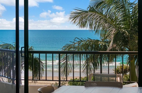 Currumbin Apartment | Rocks Resort 4G - Currumbin Beachfront - Min. 3 night stays!