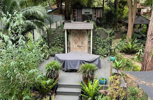 Brooklyn House | Rooms available Dangar Island, Artist retreat 2 minutes walk to the beach