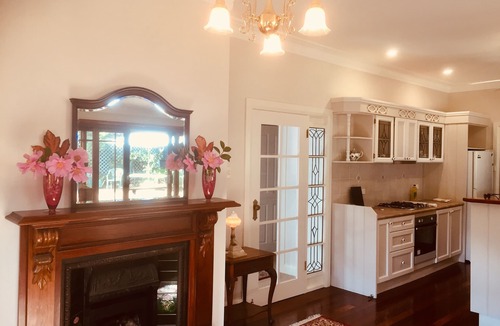 Katoomba House | Rose Cottage-Walk 3 Sisters/Bushwalks/Quiet St