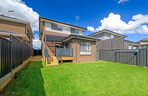 Rouse Hill House | Rousehill Sweet Spacious 4BR Quiet House