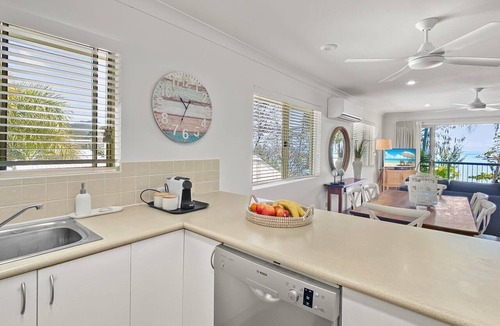 Horseshoe Bay Apartment | Sails on Horseshoe Apartment 4