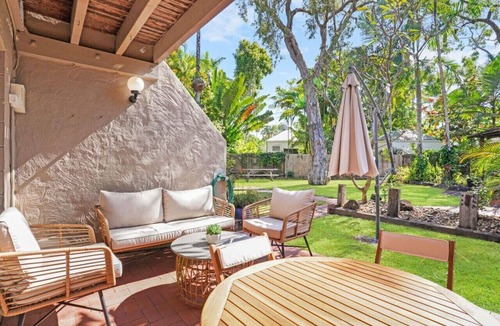 Port Douglas Villa | Sandy Feet- Luxury Coastal Escape, Stylish Hideaway in the Heart of Port Douglas at Four Mile Beach