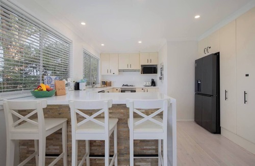 Wamberal House | Sea Break Spacious Cottage near Wamberal Beach