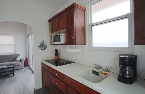 West End Condo | Sea Breeze - AppleSurf! Beachfront one bedroom in Apple Bay