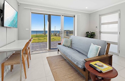Warilla Apartment | Seabreeze on the Beach "Brise"
