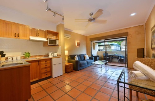 Port Douglas Apartment | Seascape Holidays at Villa San Michele Deluxe Apartment