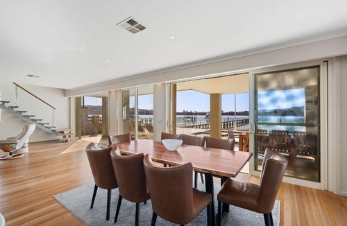 Point Clare House | Serene By Coast Hosting