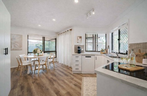 Kirwan House | Serene Townsville Retreat with Pool & Alfresco, Sleeps 7