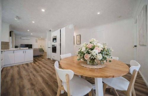 Kirwan House | Serene Townsville Retreat with Pool & Alfresco, Sleeps 7