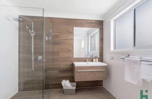 Shelly Beach Villa | Shelly Beach 2 Bedroom Relaxing Costal Retreat - North Villa Back House