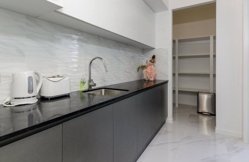 Banksia Beach House | Solander Sanctuary by the Water