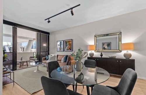 South Brisbane Apartment | South Bank Sensational! ~ 1Bed,1Bath,1Car,Balcony
