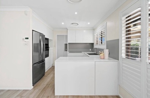 Ingleburn Villa | Southern Sky Villa| Peaceful 2BR/Wifi/Netflix/Shops/Parks/Ingleburn
