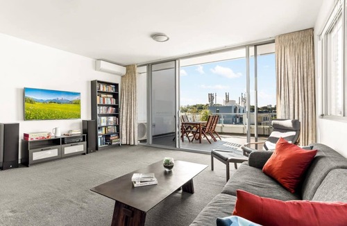 Alexandria Apartment | Spacious 2-Bed with Two Balconies with City Views