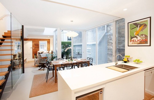Balmain Apartment | Spacious 3-Bed Family House with Courtyard