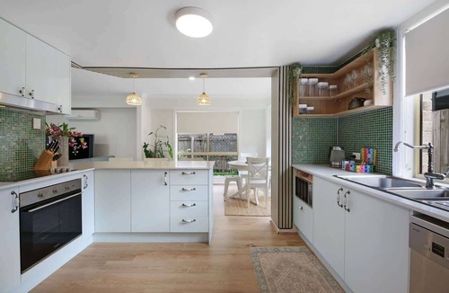 Labrador Apartment | Spacious 3-Bed Townhouse Near Broadwater