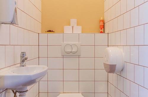 Palace District Apartment | Spacious 3BR residence at Synagogue