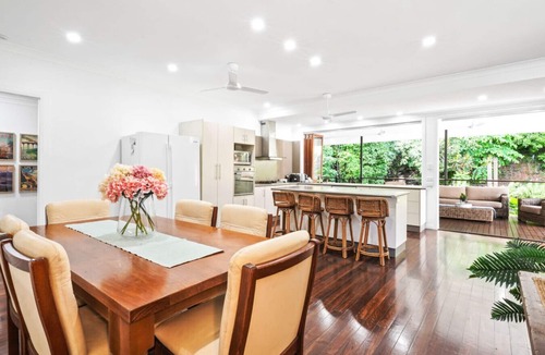 Aeroglen House | Spacious 7-Bedroom Queenslander Retreat | Privacy, Comfort & Bushland Serenity