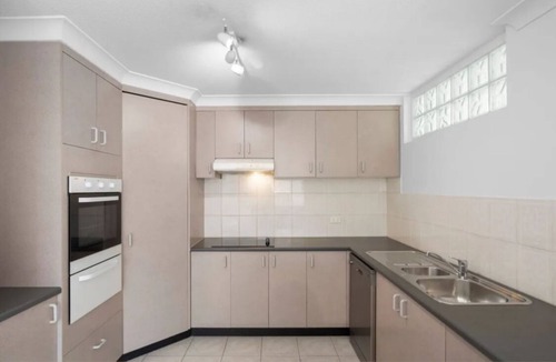 Eight Mile Plains Apartment | Spacious apartment close to everything, private, secure, and Queensland weather