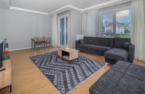 Esenyurt Apartment | Spacious Flat with Shared Pool in Esenyurt