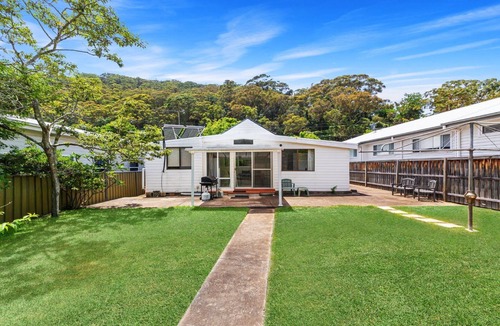 Patonga House | Stay 3 nights, pay 2 this Winter*- pet friendly
