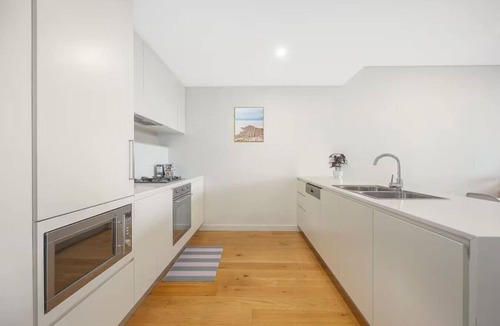 Macquarie Park Apartment | Staycation Vibes Resort-Style 2BR + Pool & Gym