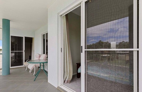 Traviston House | Stonesthro - Burrum Heads- Close To Beach - 5BR- Aircon