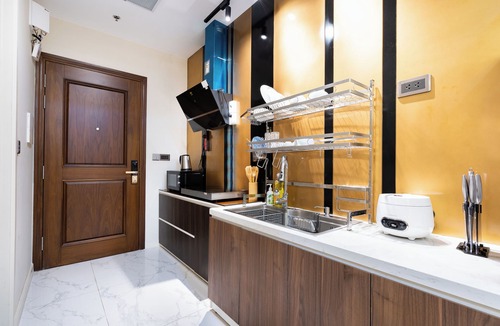 Little Japan Apartment | Studio APT full kitchen Madison