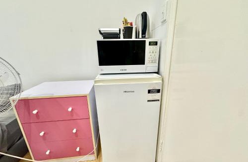 Woolloongabba Apartment | Studio Room Ensuite bathroom with separate Entrance Brisbane City