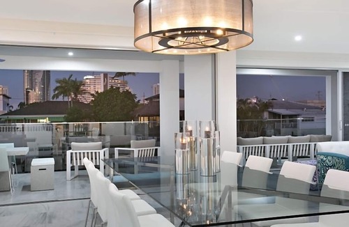 Broadbeach Waters House | STUNNING DESIGNER HOME – Exceptional Quality
