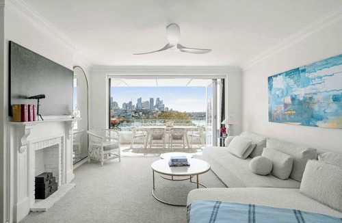 Darling Point Apartment | Stunning in Darling Point with Sydney Harbour View