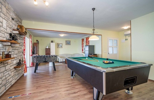 Prigradica House | Stunning private villa for 9 people with A/C, WIFI, private pool, TV and terrace