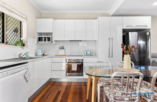 St. Lucia House | Stunning Three Bedroom Townhouse with Wifi, Parking and Air Conditioning