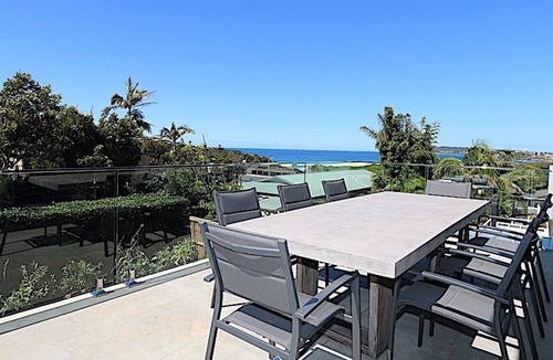 Dee Why House | Stunning ultramodern home overlooking beautiful beach