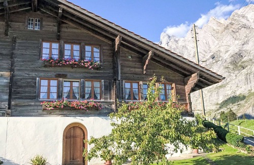 Innertkirchen Villa | Stunning villa for 4 people with WIFI, TV, terrace, pets allowed and panoramic view