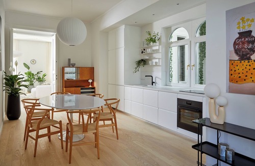 Palace District Apartment | Stylish 2 bedroom loft apartment in the Palace Quarter. Perfect tourist location