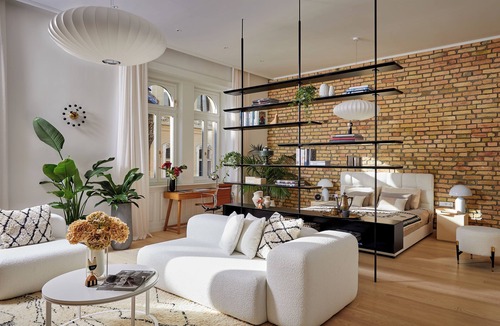 Palace District Apartment | Stylish 2 bedroom loft apartment in the Palace Quarter. Perfect tourist location