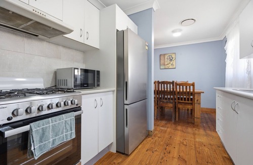 Hebersham House | Stylish 3 bedroom home to stay in Sydney