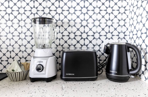 Bondi Beach Apartment | Stylish Bondi Beach pad moments from sand & surf