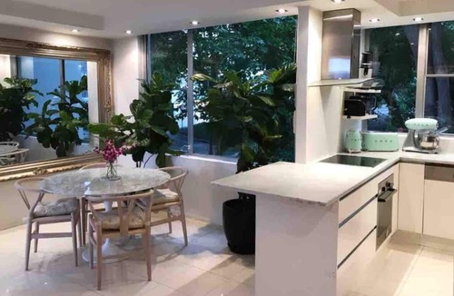 Kings Cross Apartment | Stylish Harbourside Apartment in Elizabeth Bay