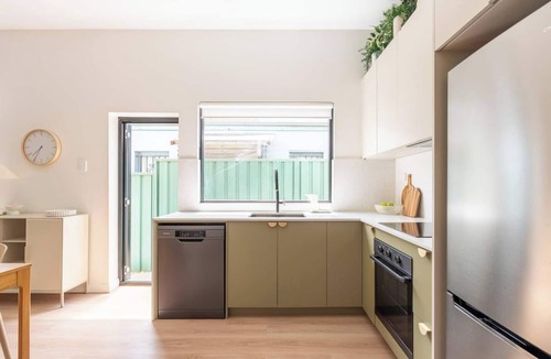 Zetland House | Stylish Inner-City Terrace Near Green Square