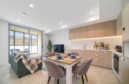 Marrickville Apartment | Stylish Inner-West Marrickville Stay & Parking