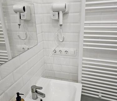 Inner City Budapest Hostel | Stylish Riverside Rooms