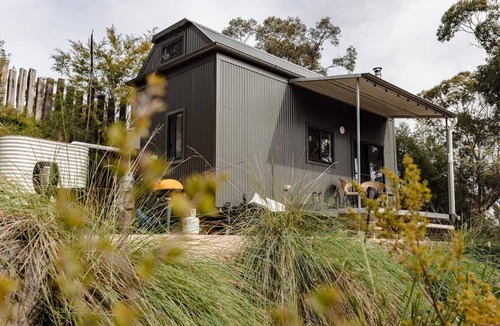 Bucketty House | SummerHill tiny home romantic escape