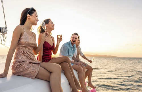 Piraeus Boat Rental | Sun-Kissed Sailing Adventure in Islas Sarónicas
