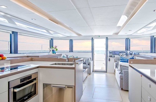 Pasalimani Boat Rental | Sun-Kissed Sailing Adventure in Islas Sarónicas